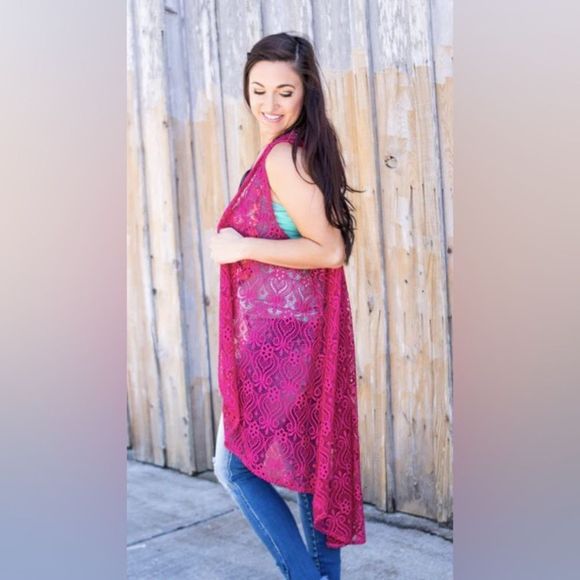 Laced To Perfection Fushcia Duster - Picture 1 of 2